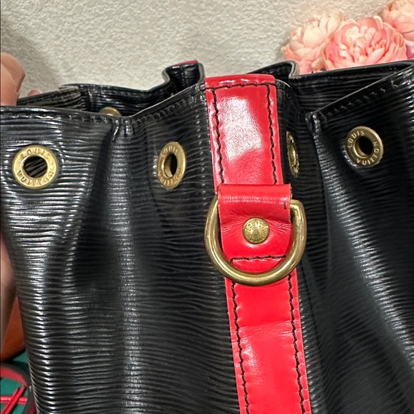 Huge price drop ⬇️ Louis Vuitton Noe Black & Red Bucket Bag - Picture 14 of 16